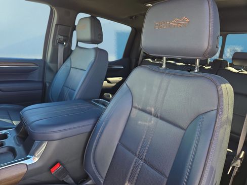 Used 2023 Chevrolet Silverado 1500 High Country w/ High Country Premium Package image 16