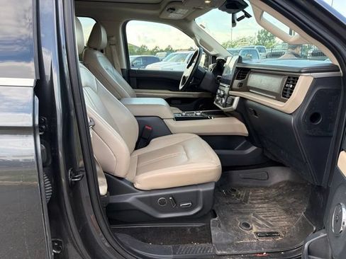 Used 2022 Ford Expedition Max Limited AWD/4WD image 17