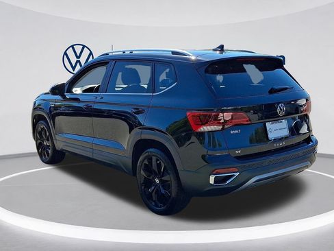 Certified 2023 Volkswagen Taos SE w/ Panoramic Sunroof Package FWD image 4