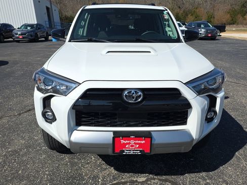 Used 2023 Toyota 4Runner TRD Off-Road image 3