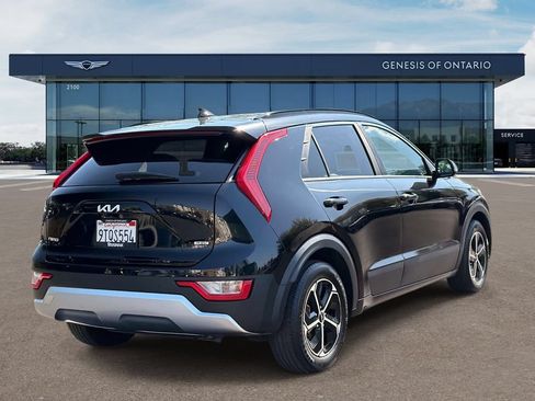 Used 2025 Kia Niro EX FWD image 4