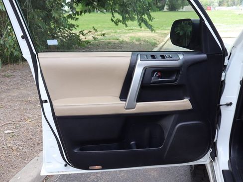 Used 2013 Toyota 4Runner Limited AWD/4WD image 23