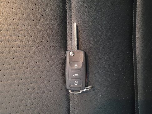 Used 2016 Volkswagen Jetta SEL FWD image 32