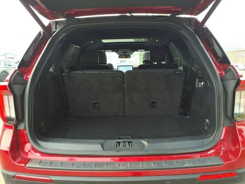 Certified 2025 Ford Explorer ST AWD/4WD image 9