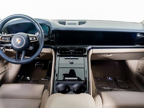 Used 2024 Porsche Panamera 4 w/ Premium Package image 19