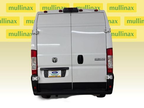 Used 2024 RAM ProMaster 2500 w/ Convenience Group FWD image 8