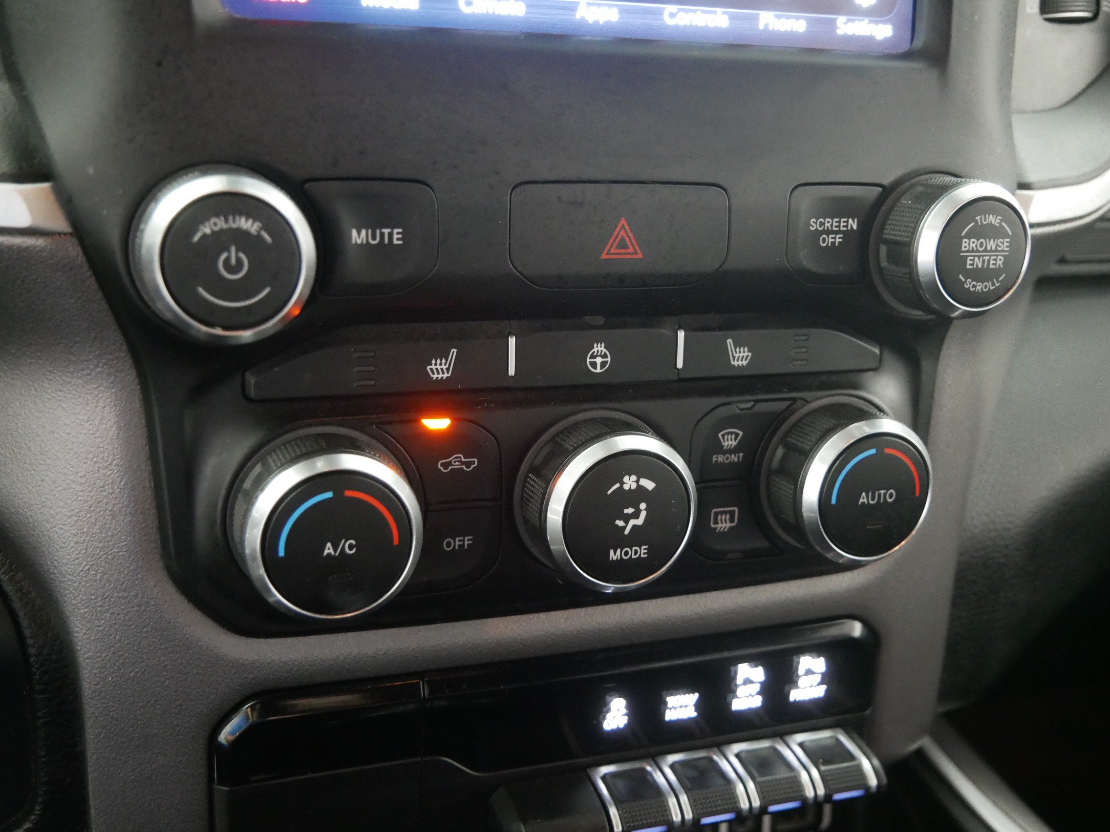 Used 2020 RAM 1500 Big Horn AWD/4WD image 23