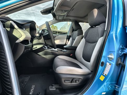 Used 2019 Toyota RAV4 XLE image 11