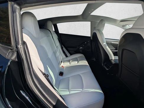 Used 2023 Tesla Model 3 Standard Range image 15