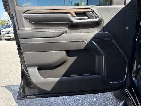 Used 2024 Chevrolet Silverado 2500 LT w/ Midnight Edition AWD/4WD image 36