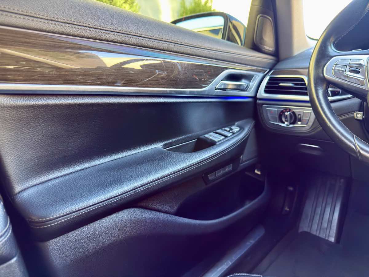 Used 2016 BMW 740i RWD image 28