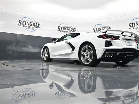 Used 2025 Chevrolet Corvette Stingray Premium Cpe w/ Z51 Performance Package RWD image 30