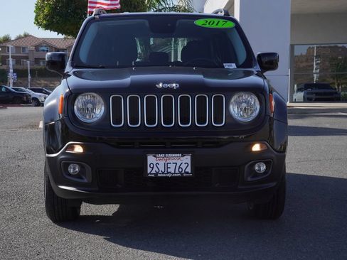 Used 2017 Jeep Renegade Latitude AWD/4WD image 9