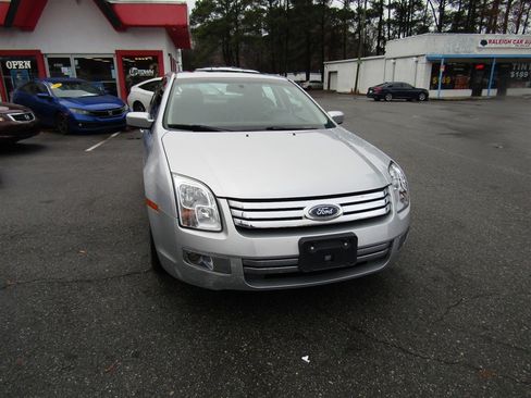 Used 2009 Ford Fusion SEL image 11