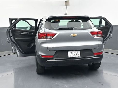 Used 2024 Chevrolet TrailBlazer LS FWD image 47