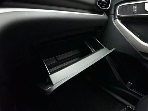 Used 2023 Ford Explorer XLT w/ Equipment Group 202A image 30