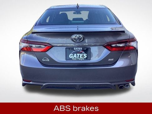 Used 2024 Toyota Camry SE image 10