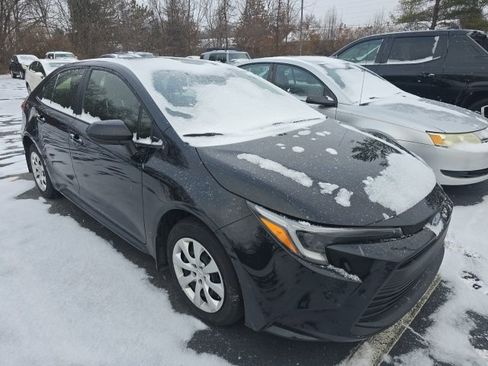 Used 2024 Toyota Corolla LE image 2