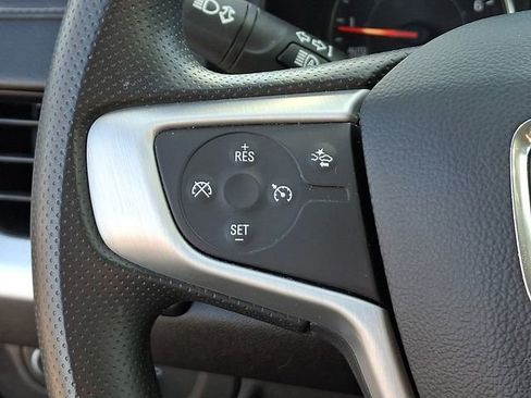 Used 2024 GMC Terrain SLE w/ Driver Convenience Package image 25