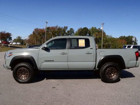 Used 2023 Toyota Tacoma 4x4 Double Cab image 4