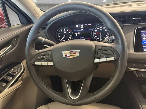 Certified 2022 Cadillac XT4 Premium Luxury w/ Technology Package FWD image 21