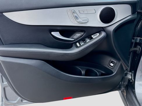 Used 2019 Mercedes-Benz GLC 300 image 21