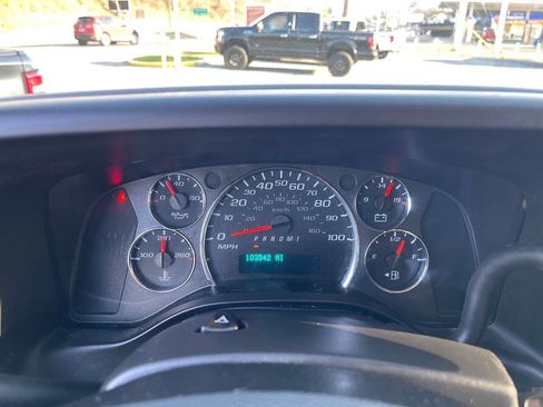 Used 2019 GMC Savana 2500 w/ Enhanced Convenience Package image 40