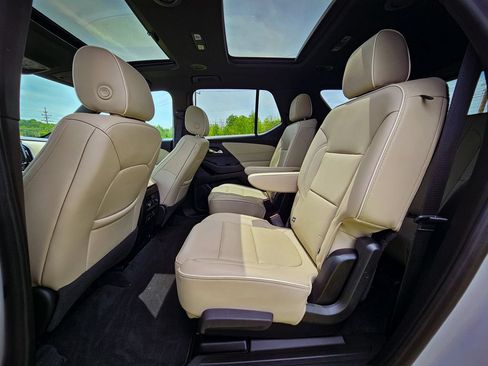 Used 2023 Chevrolet Traverse Premier AWD/4WD image 36