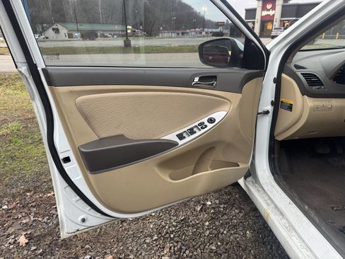 Used 2012 Hyundai Accent GLS w/ Premium Pkg 3 image 8