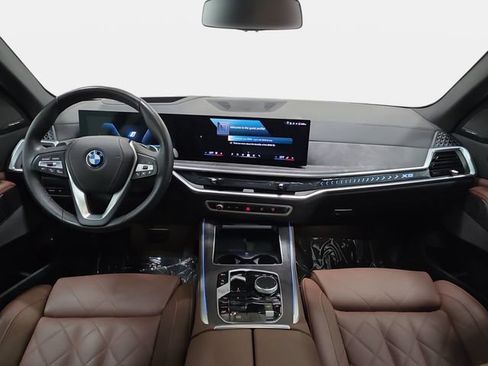 Used 2024 BMW X5 xDrive50e w/ Premium Package AWD/4WD image 9