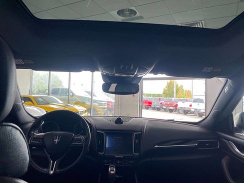 Used 2019 Maserati Levante image 23