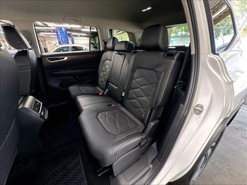 Used 2025 Volkswagen Atlas SE AWD/4WD image 25