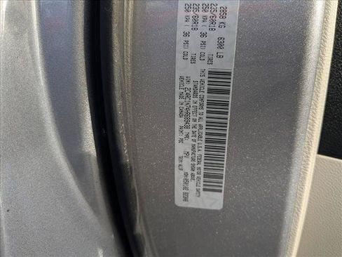 Used 2017 Chrysler Pacifica Platinum FWD image 30