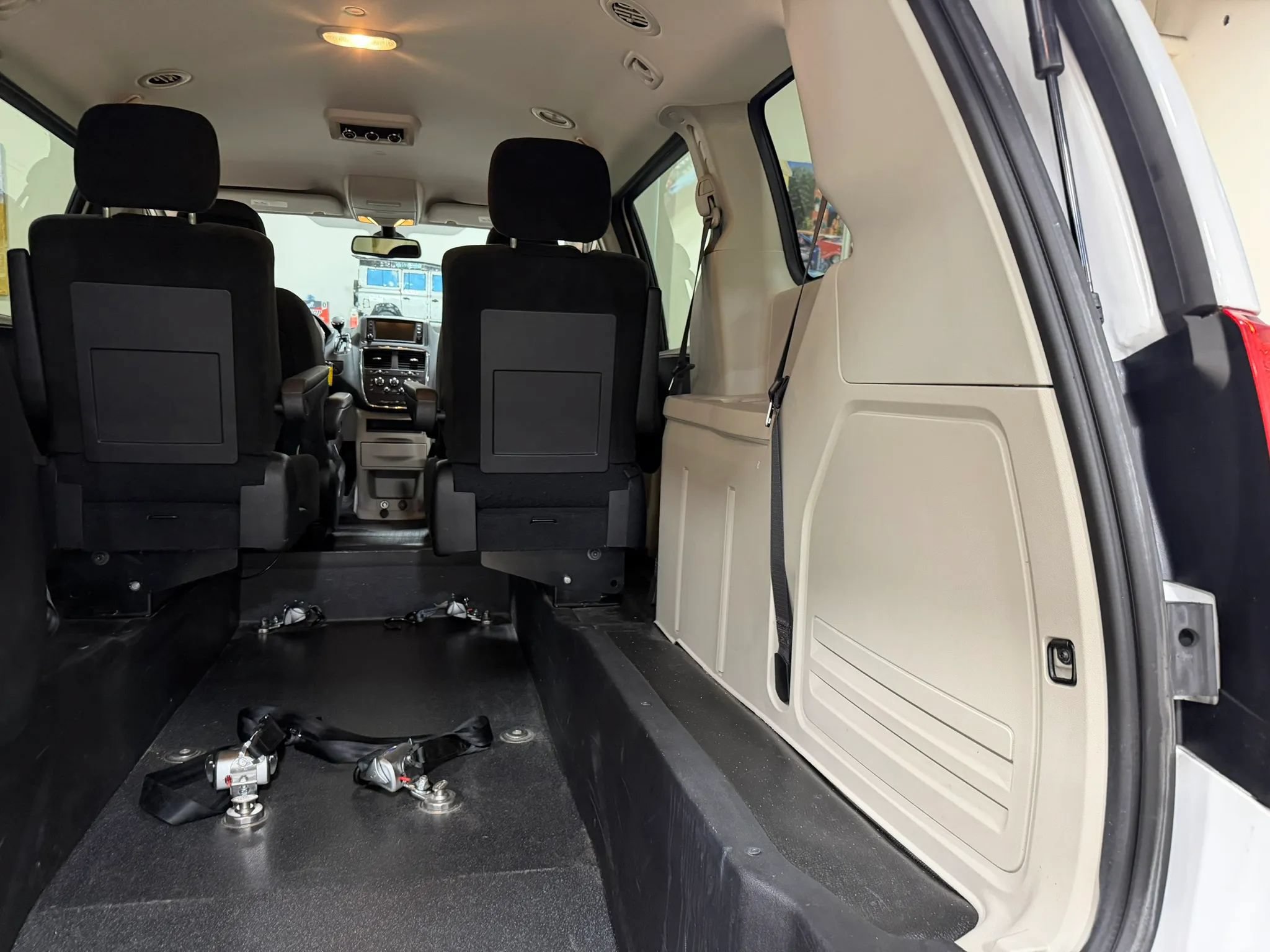 Used 2018 Dodge Grand Caravan SE FWD image 51