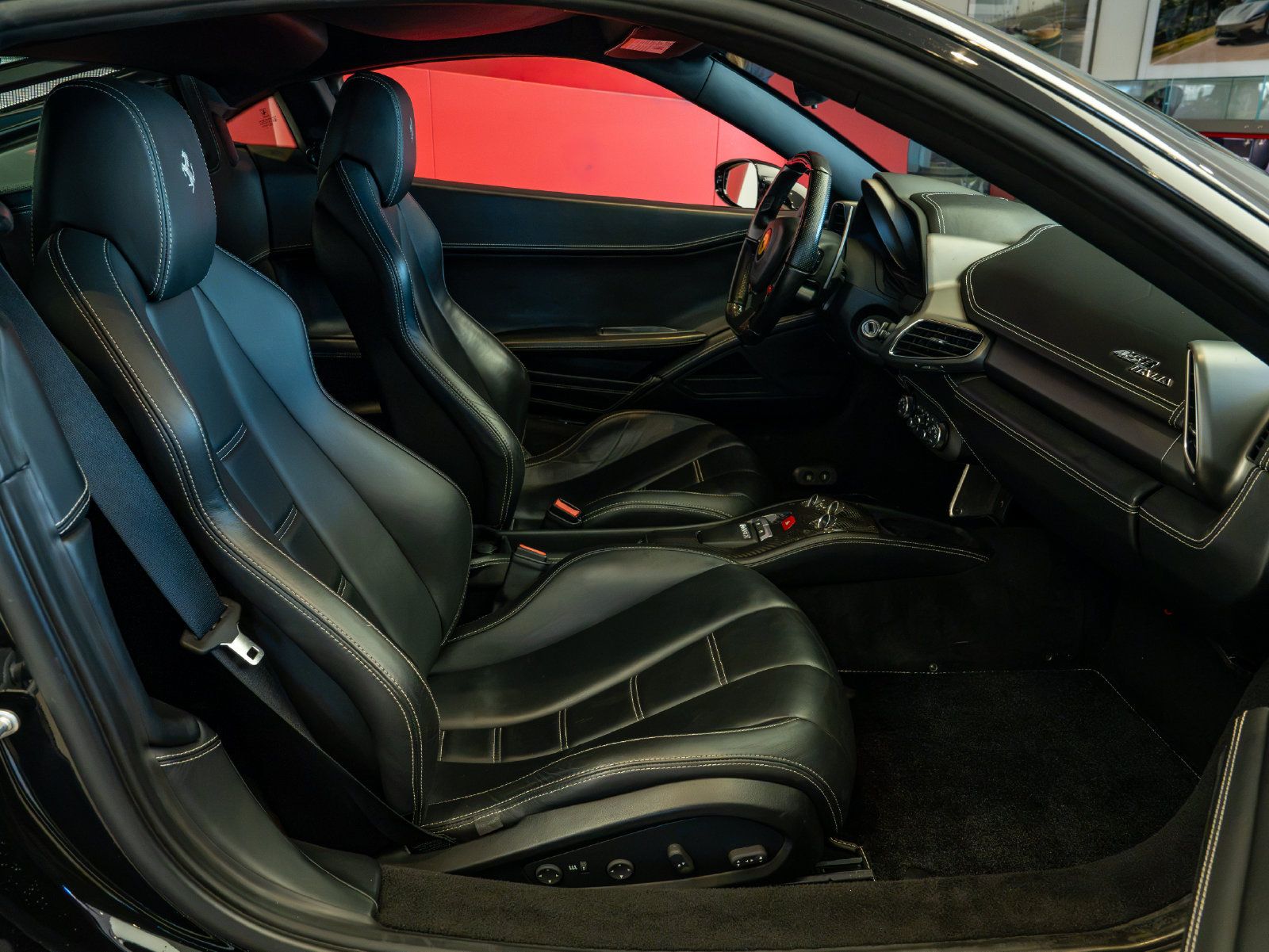 Used 2014 Ferrari 458 Italia Coupe RWD image 18