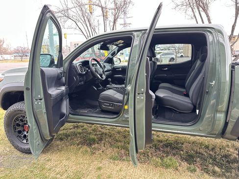 Used 2021 Toyota Tacoma TRD Off-Road image 23