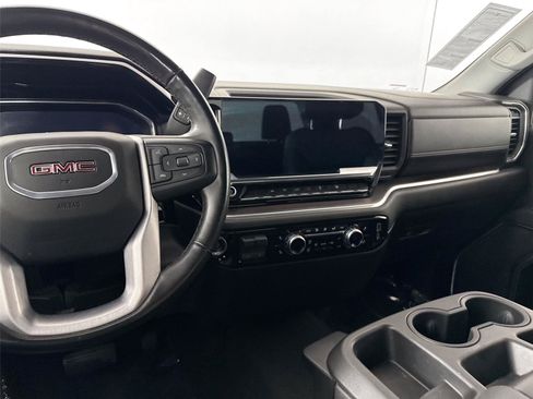 Used 2025 GMC Sierra 1500 SLT AWD/4WD image 30
