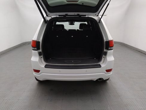 Used 2020 Jeep Grand Cherokee Altitude RWD image 29