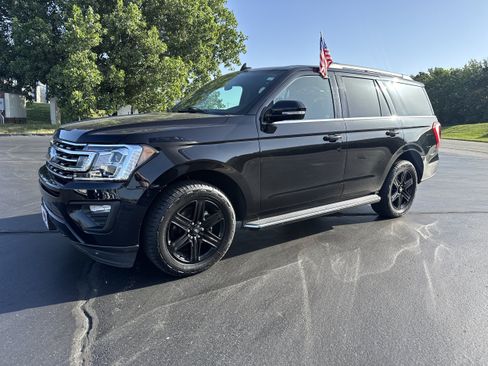 Used 2021 Ford Expedition XLT AWD/4WD image 2