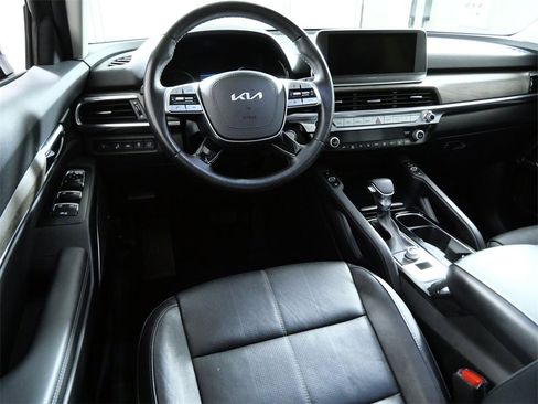 Used 2022 Kia Telluride EX w/ EX Premium Package image 4