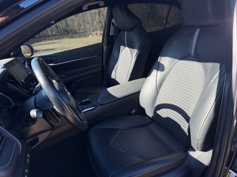 Used 2024 Toyota Camry SE image 13