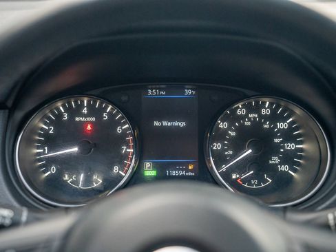 Used 2019 Nissan Rogue SV image 13