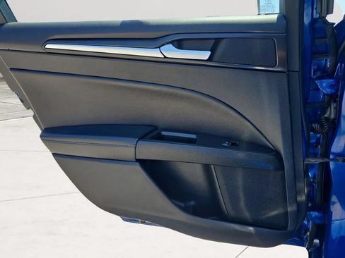 Used 2017 Ford Fusion Titanium FWD image 21