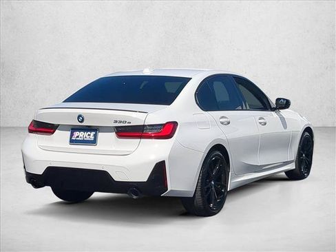 Used 2024 BMW 330e w/ M Sport Package RWD image 5