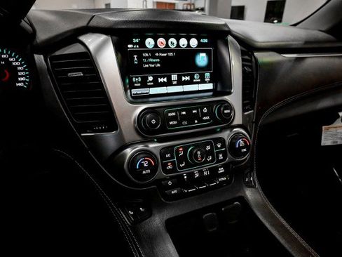 Used 2020 Chevrolet Suburban LT image 38