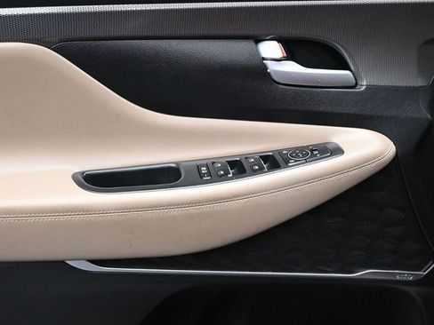 Used 2019 Hyundai Santa Fe Limited image 7