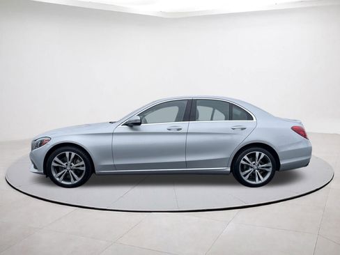 Used 2016 Mercedes-Benz C 300 4MATIC Sedan image 4