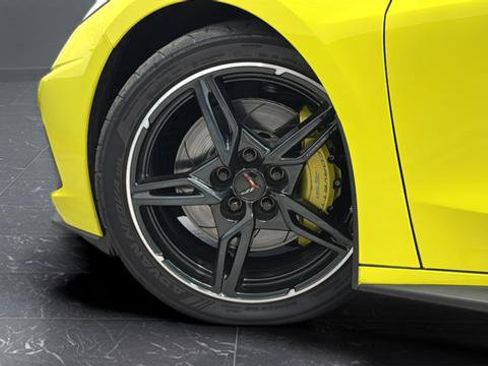 Used 2021 Chevrolet Corvette Stingray Premium Cpe w/ Z51 Performance Package RWD image 37