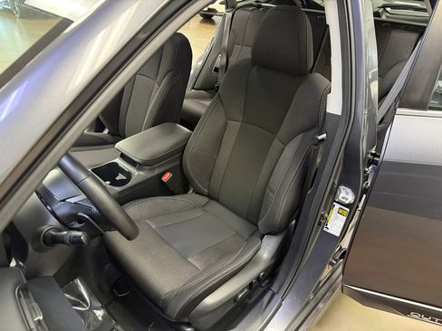 Used 2023 Subaru Outback Premium AWD/4WD image 10