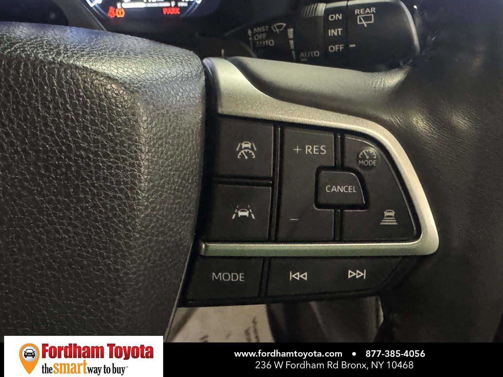 Used 2024 Toyota Grand Highlander AWD image 23